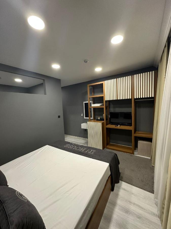 In House Suite Istanbul Bagian luar foto